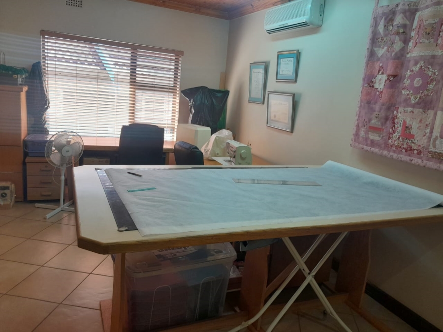 3 Bedroom Property for Sale in Protea Park North West